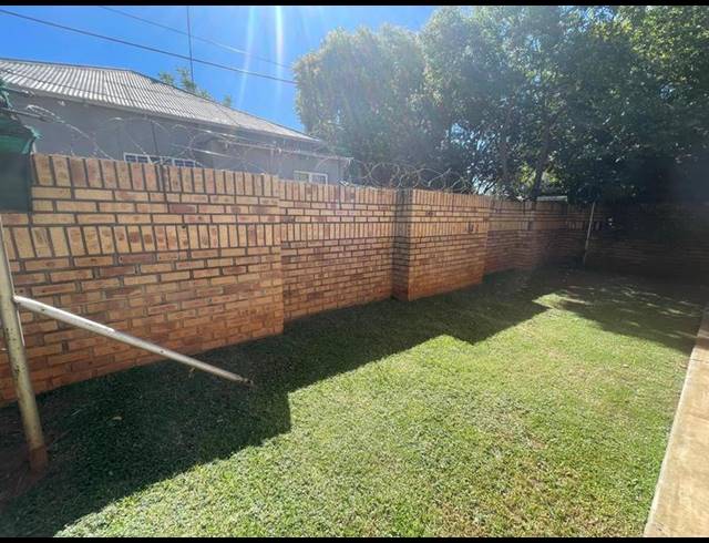 10 BEDROOM PROPERTY TO RENT IN BULT WEST